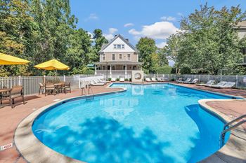 Relaxing pool